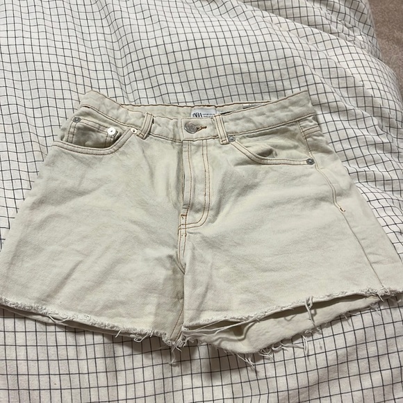 Zara Jean Short - Picture 1 of 4